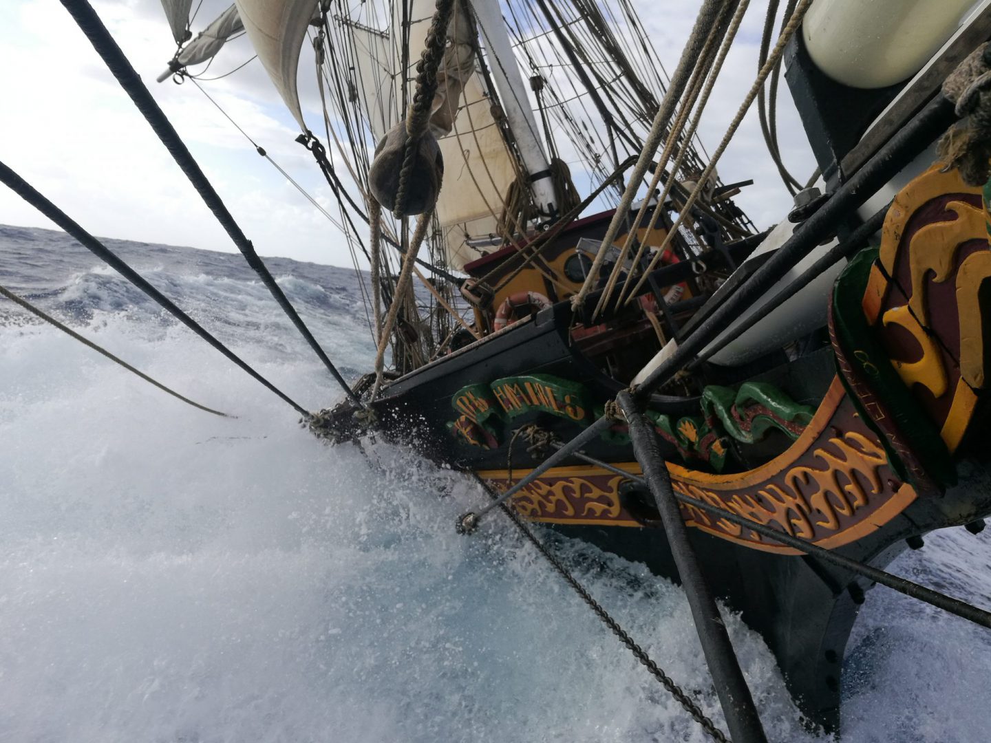 Motorless sailing vessel the Tres Hombres at sea